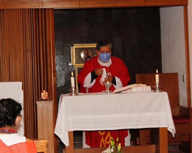 Director instituto catolico de Puebla