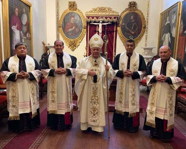 Director instituto catolico de Puebla