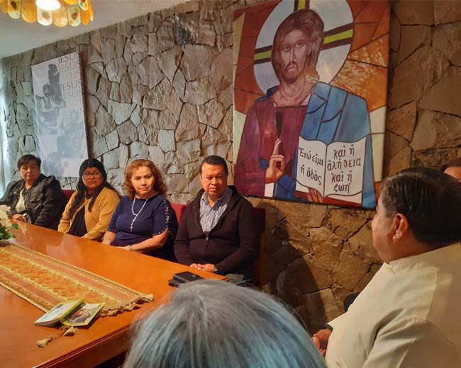 Alumnos de Teologia del Grupo de Eucaristía